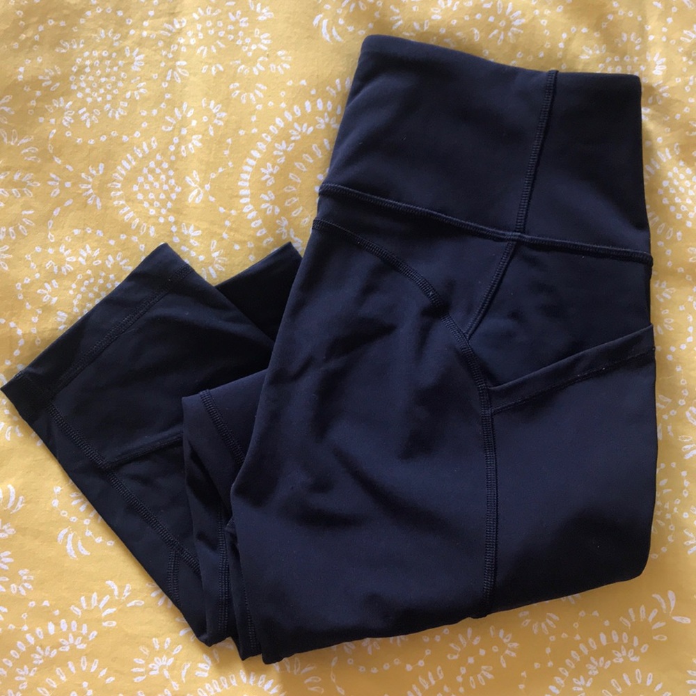 Lululemon Black 3/4 Workout Leggings with Pockets